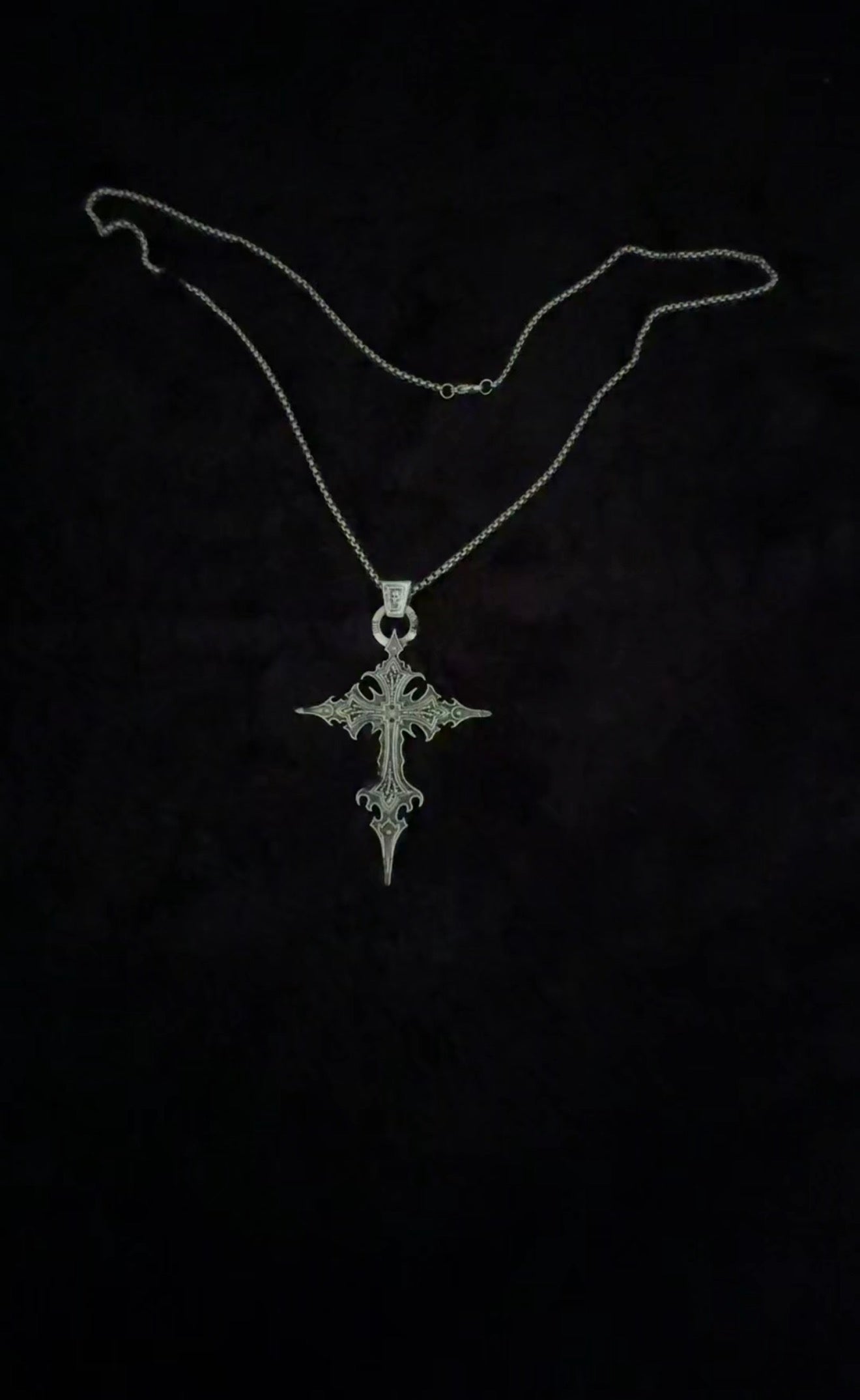 V1 ''LOSTEYE''CHAIN
