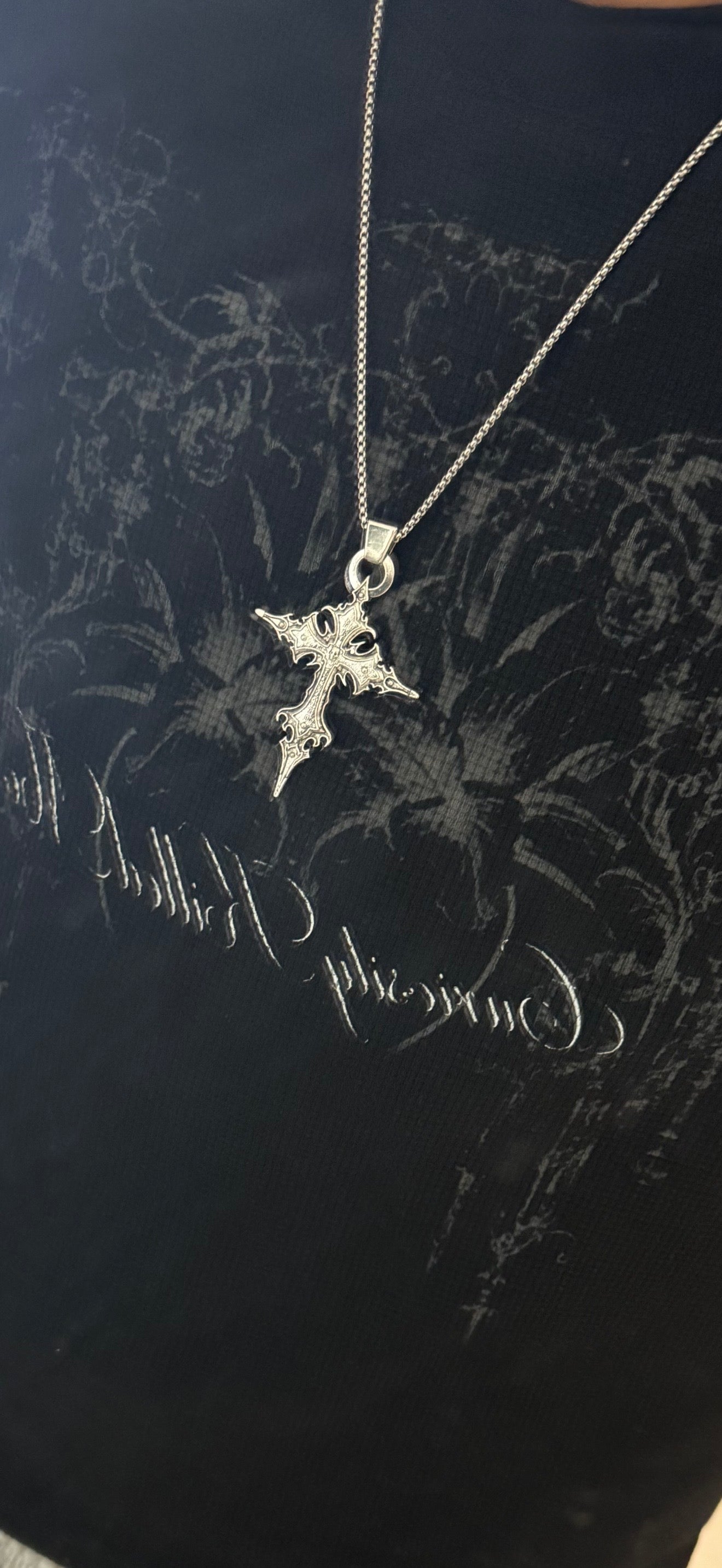 V1 ''LOSTEYE''CHAIN